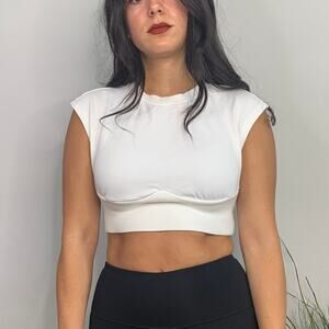 Lattelier White Cropped Athletic Cap Sleeve Top